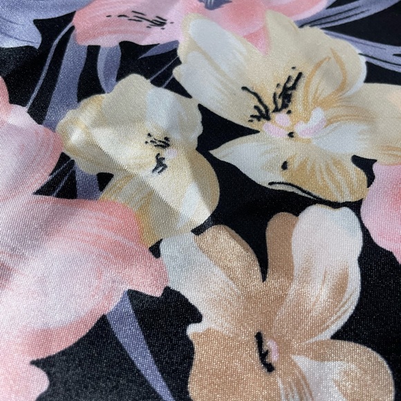 Croft & Borrow Floral Silk Tank Top: Floral - Picture 3 of 6